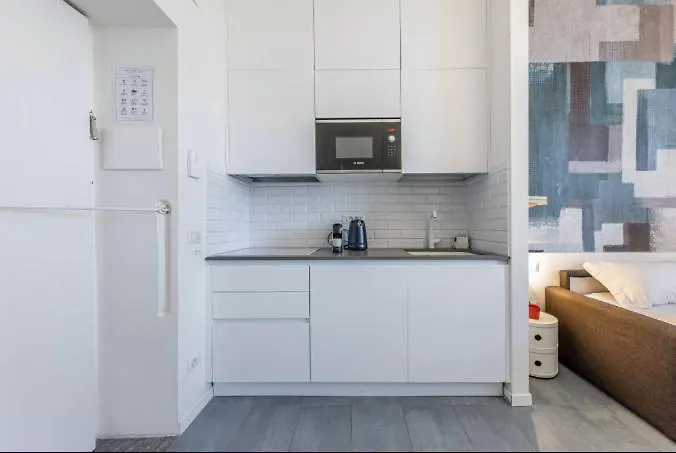 Central Station Design Suites - B Home ミラノ アパート